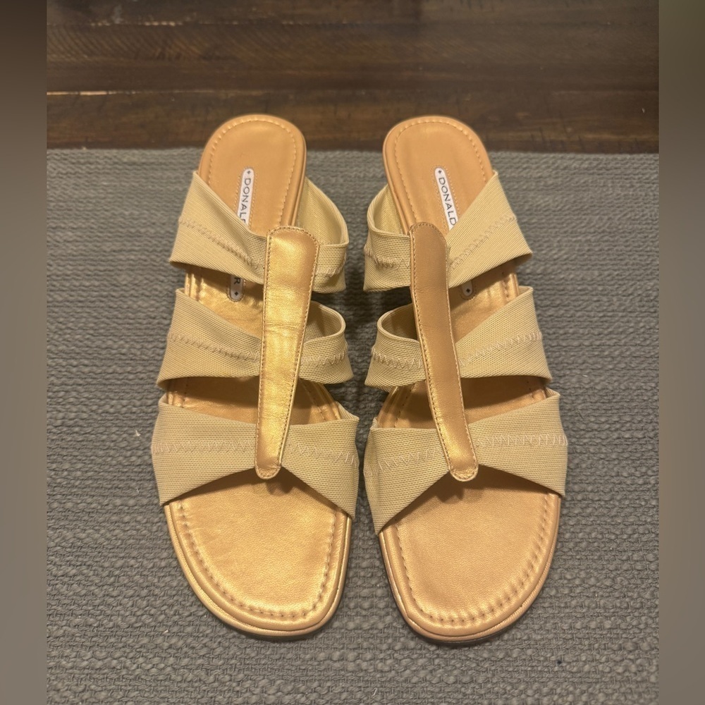 Donald J Pliner Women's Tan Sandals